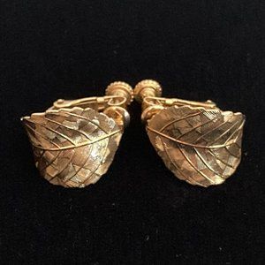 Vintage Signed Napier Curled Gold Tone Leaf Clip on Earrings